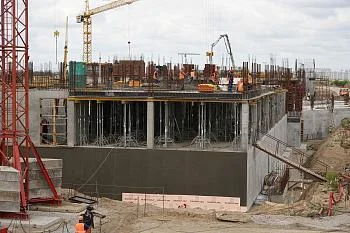 Антон Алиханов: Самое главное для нас - закрыть тепловой контур онкоцентра до первых морозов